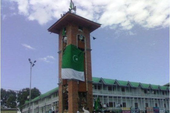 مقبوضہ کشمیر میں پاکستان کے پرچم لہرا دیئے گئے، بھارتی فوج کے گھر گھر چھاپے