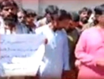 ڈیپلو میں میمن برداری کے لوگو کے جانب سے پلا ٹ کے قبضہ  کے خلاف احتجاجی مظاہرہ