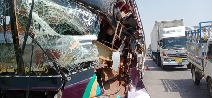 اوکاڑہ: قومی شاہراھ اوکاڑہ بائی پاس نزد کوٹ جان محمد کے پاس بس ٹرک سے ٹکرا گئی