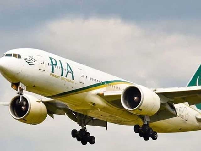 پرندہ ٹکرانے پر مسافر طیارے کی لاہور ایئرپورٹ پر ہنگامی لینڈنگ